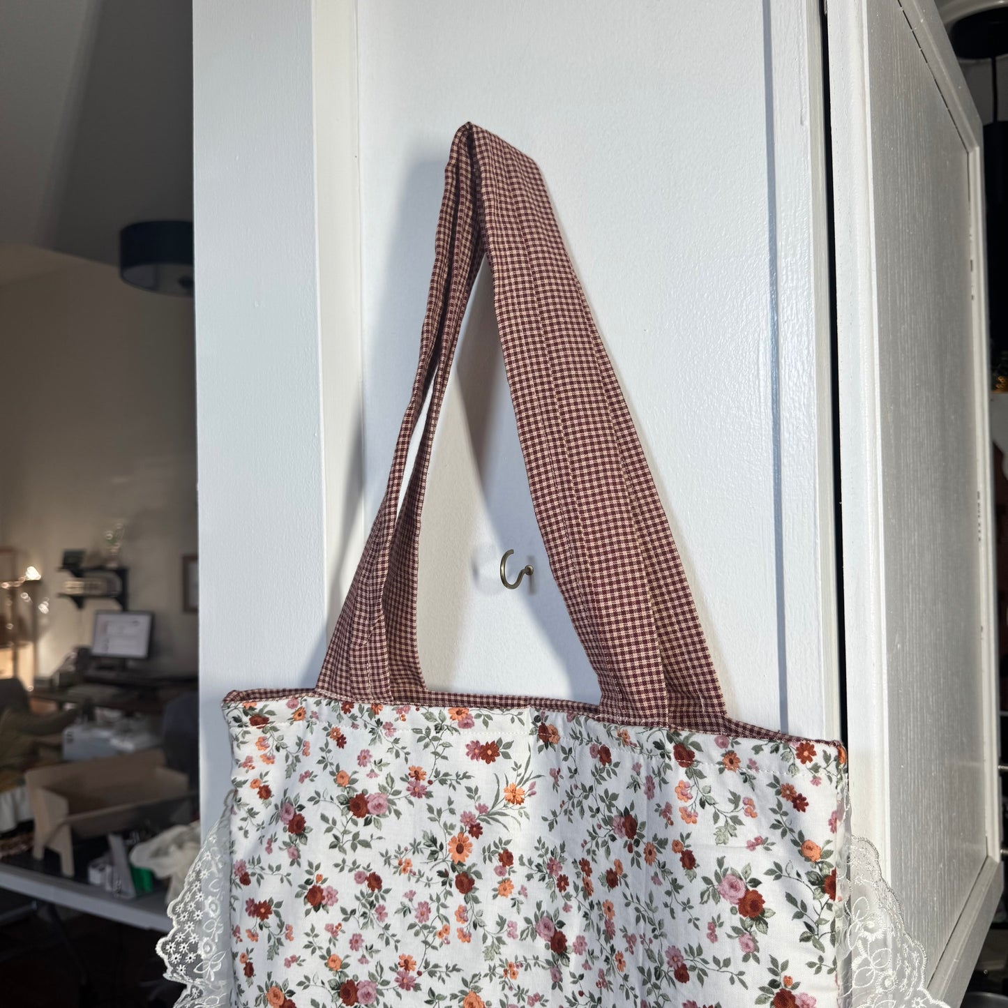 Ruffle Tote in Secret Rose Garden
