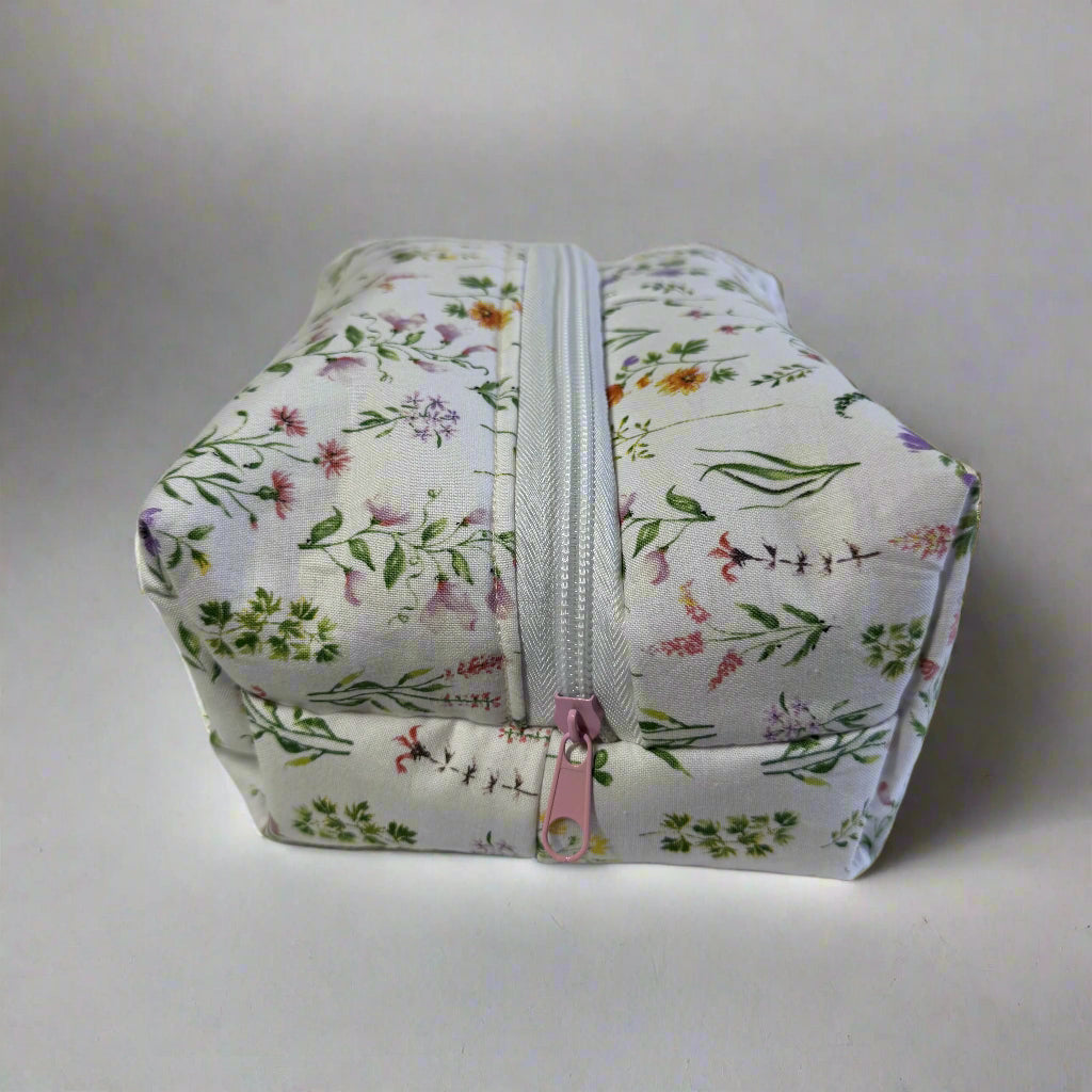 The All Day Beauty Makeup Bag in Painted Wildflower
