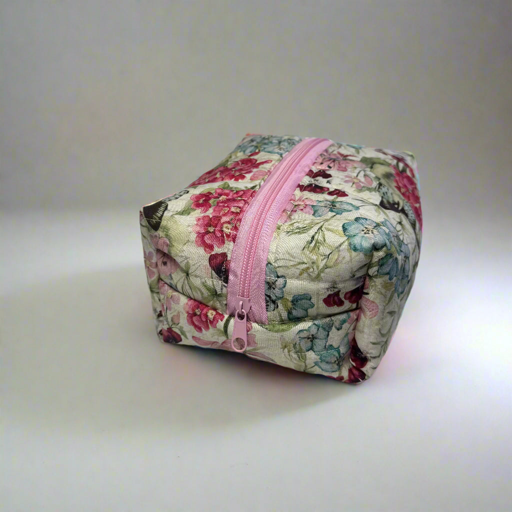 The All Day Beauty Makeup Bag in Tracy
