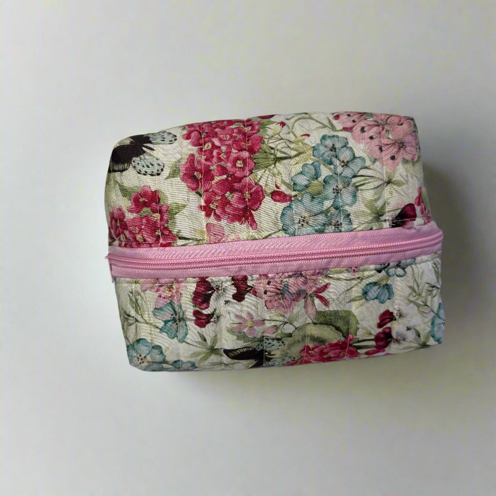 The All Day Beauty Makeup Bag in Tracy