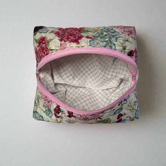 The All Day Beauty Makeup Bag in Tracy
