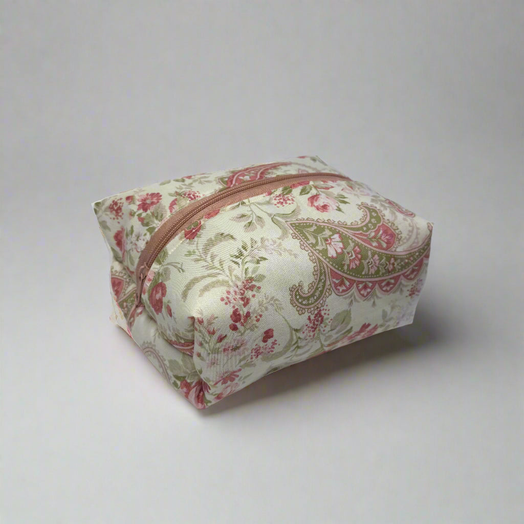 Limited Addition The All Day Beauty Makeup Bag in Precious Floral
