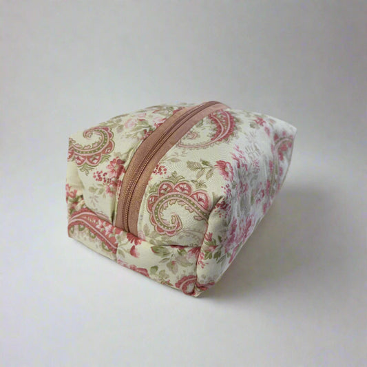 Limited Addition The All Day Beauty Makeup Bag in Precious Floral