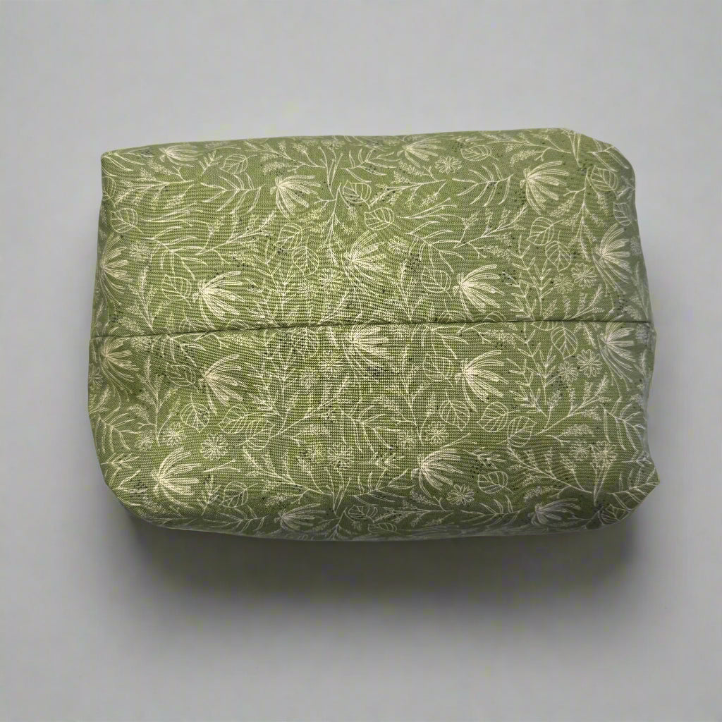 The All Day Beauty Makeup Bag in Forest