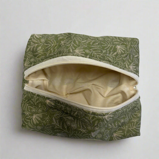The All Day Beauty Makeup Bag in Forest
