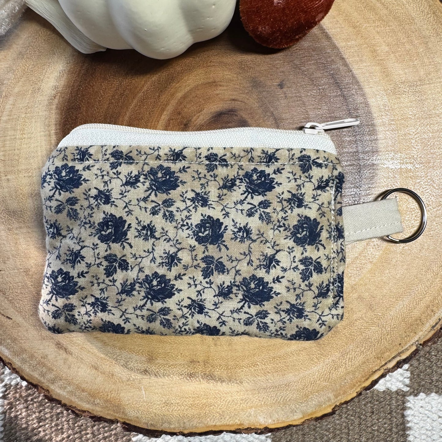 Keychain Wallet in Midnight Garden