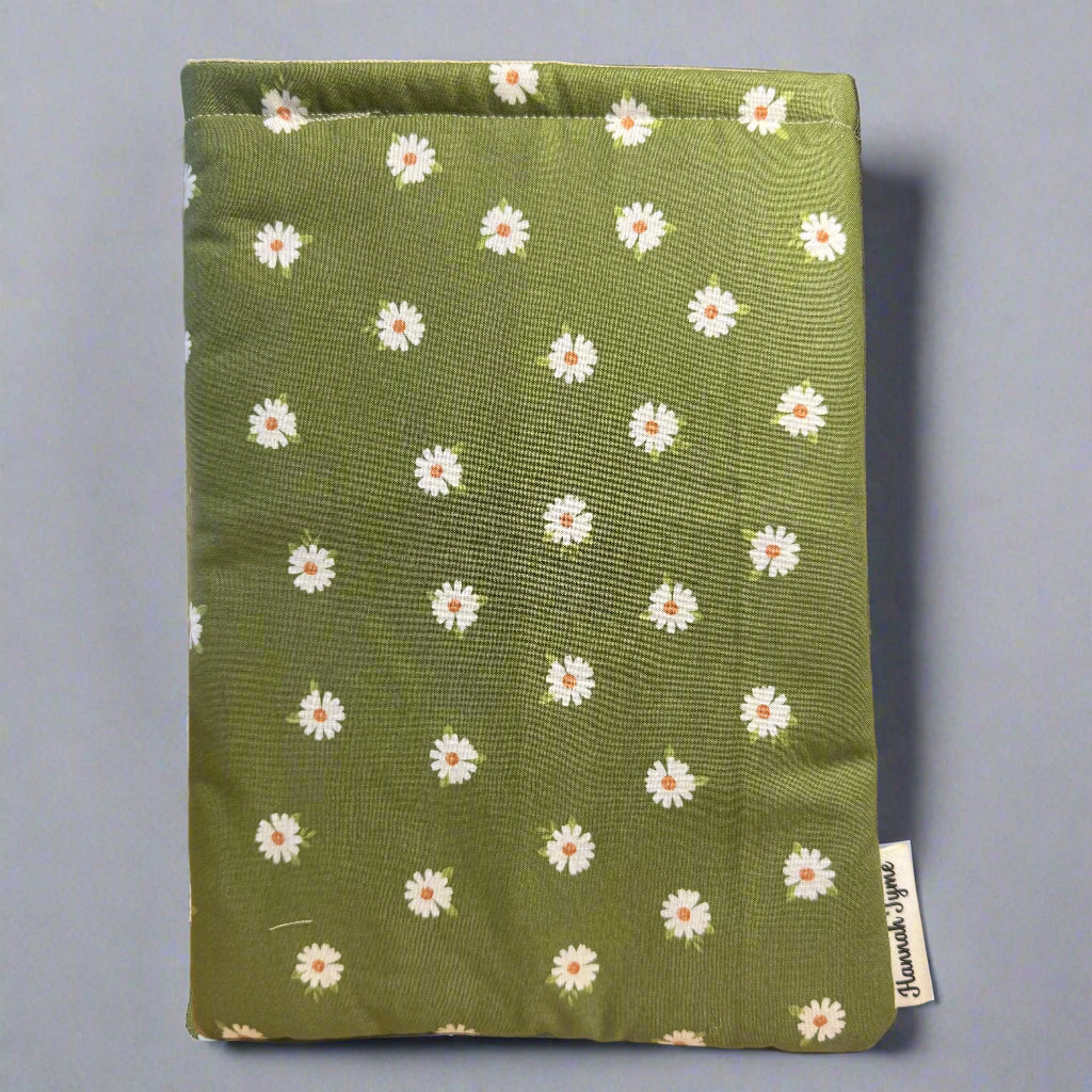 Book Sleeve in Hannah