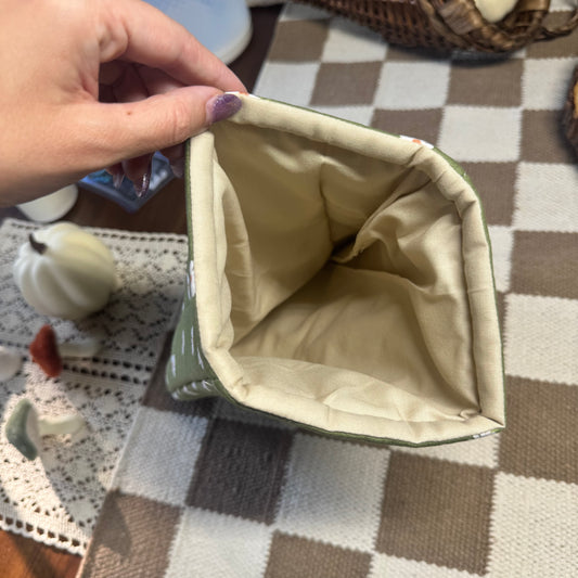Book Sleeve in Hannah