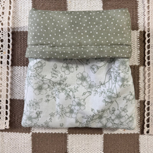 Book Sleeve in Vintage Green