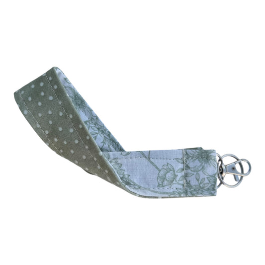 Vintage Green Floral Wristlet Keychain